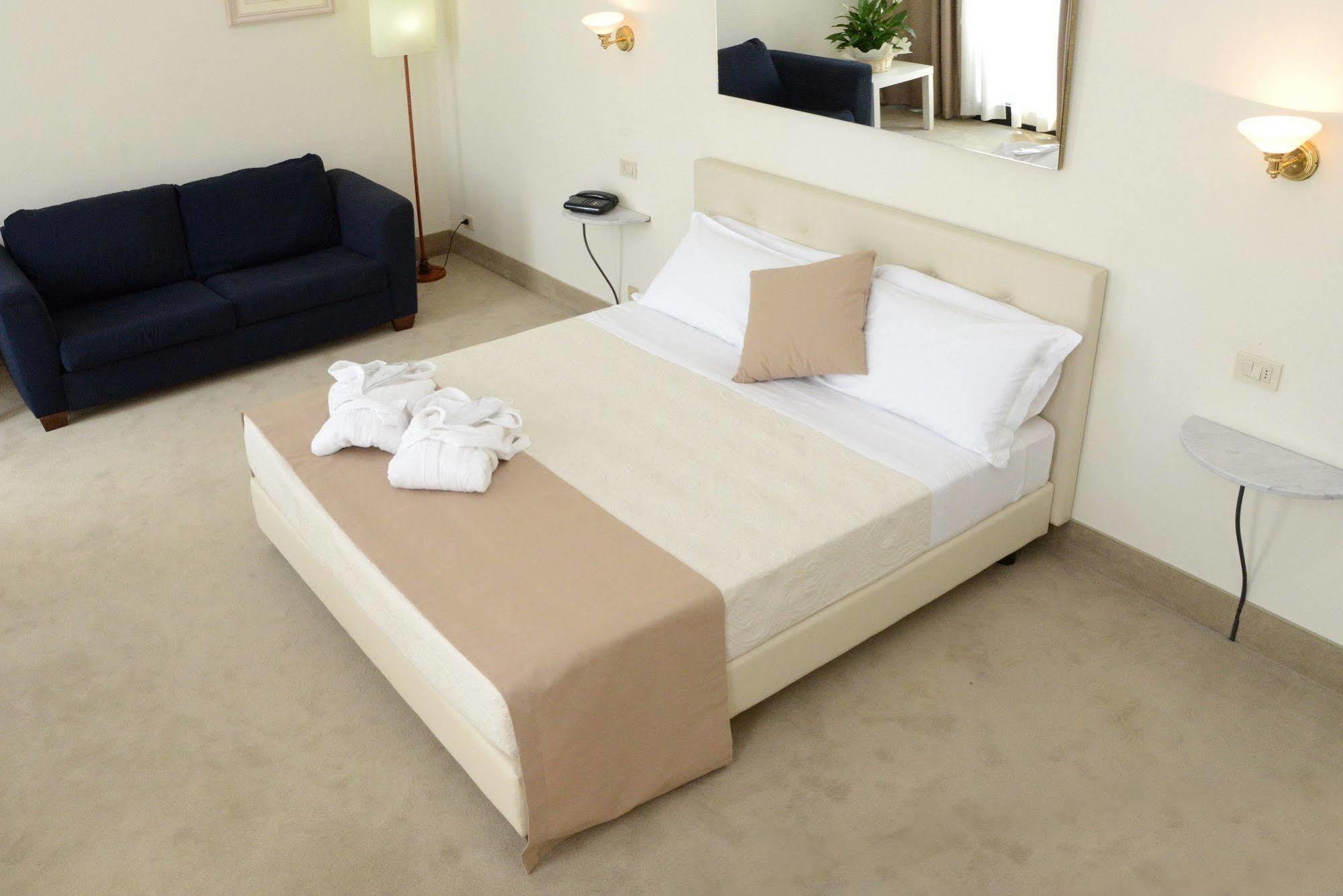 Hotel Ponte Di Rialto 4*