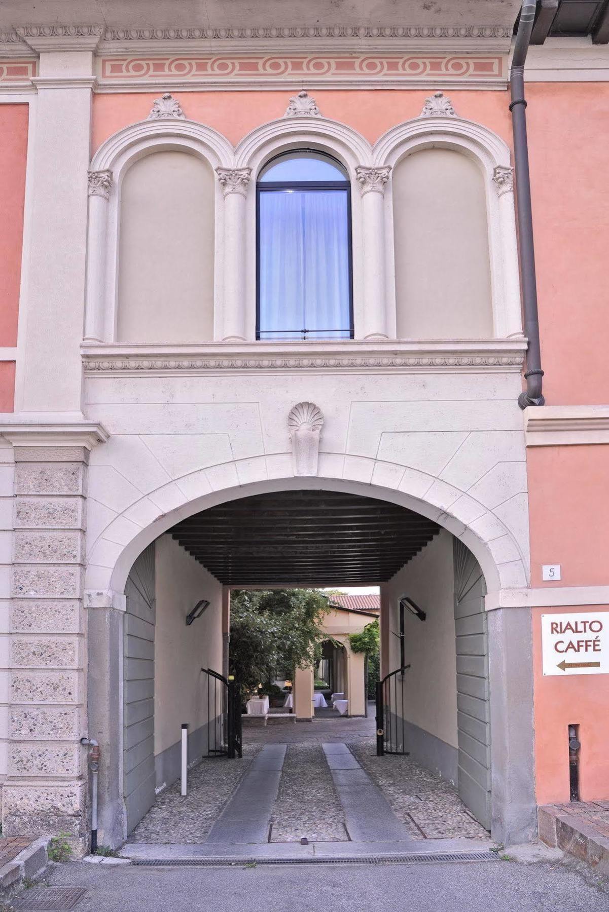 Ponte Di Rialto Hotel 4*